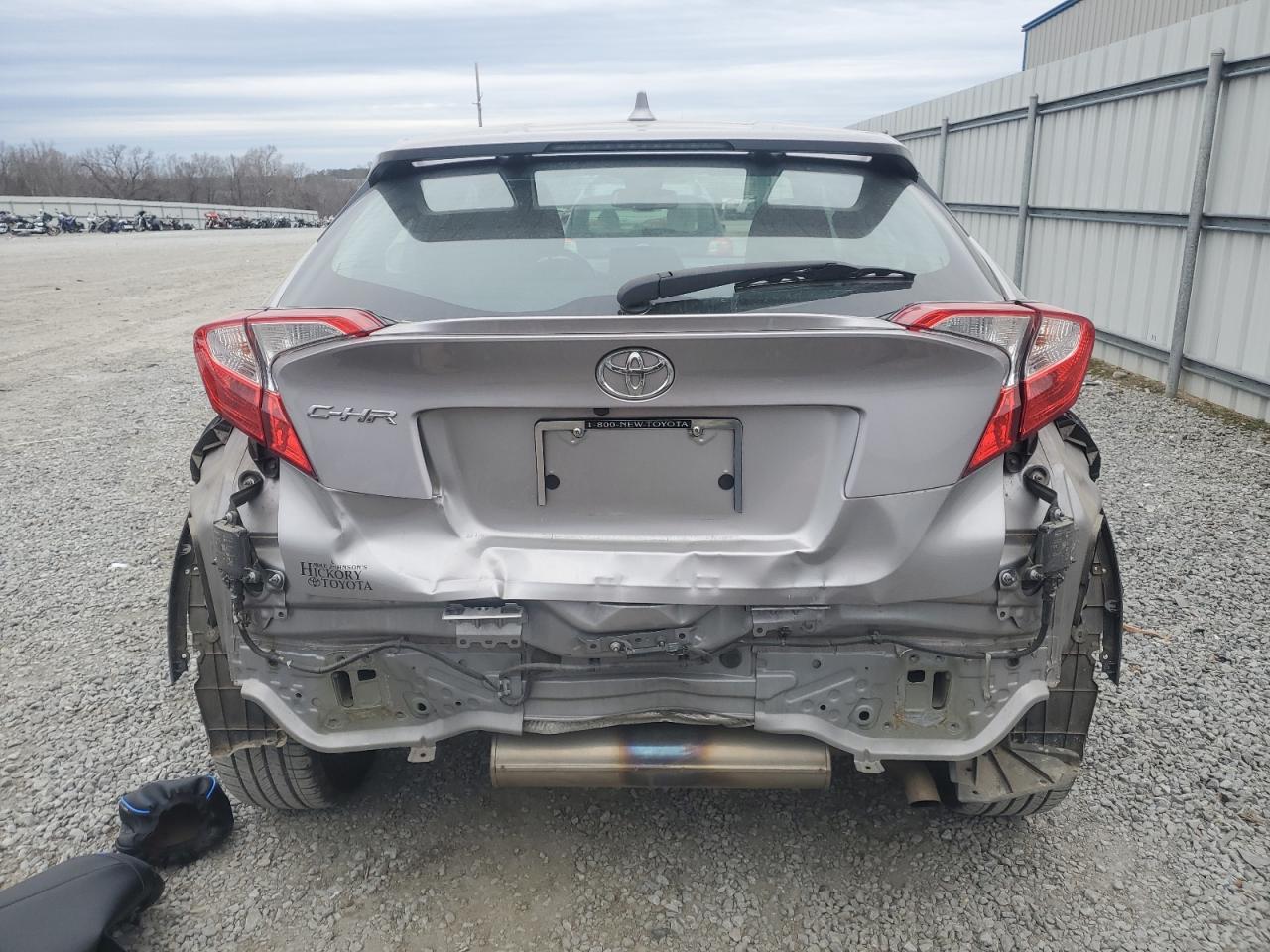 2019 TOYOTA C-HR XLE - Фото 6