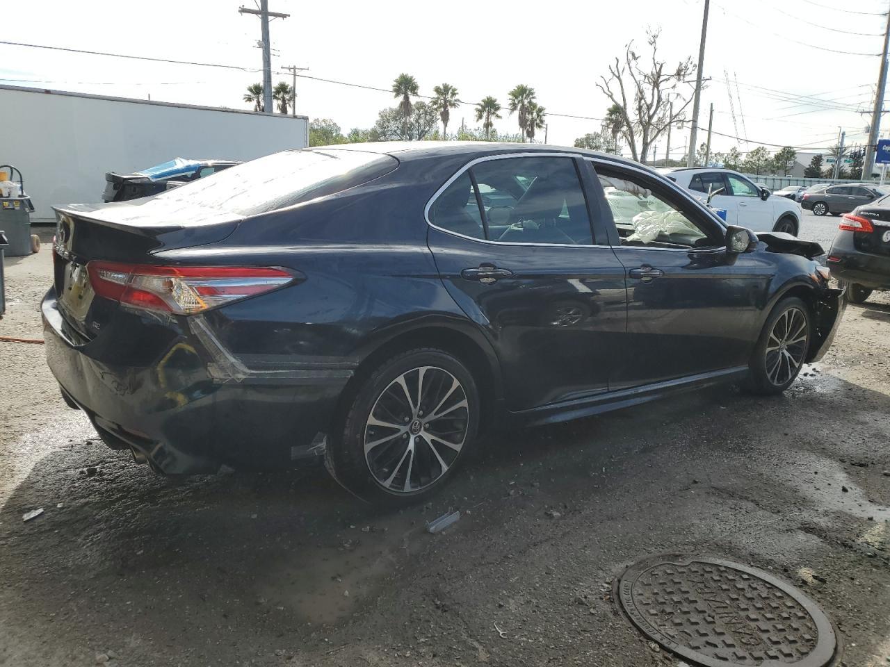 2018 TOYOTA CAMRY L - Фото 3