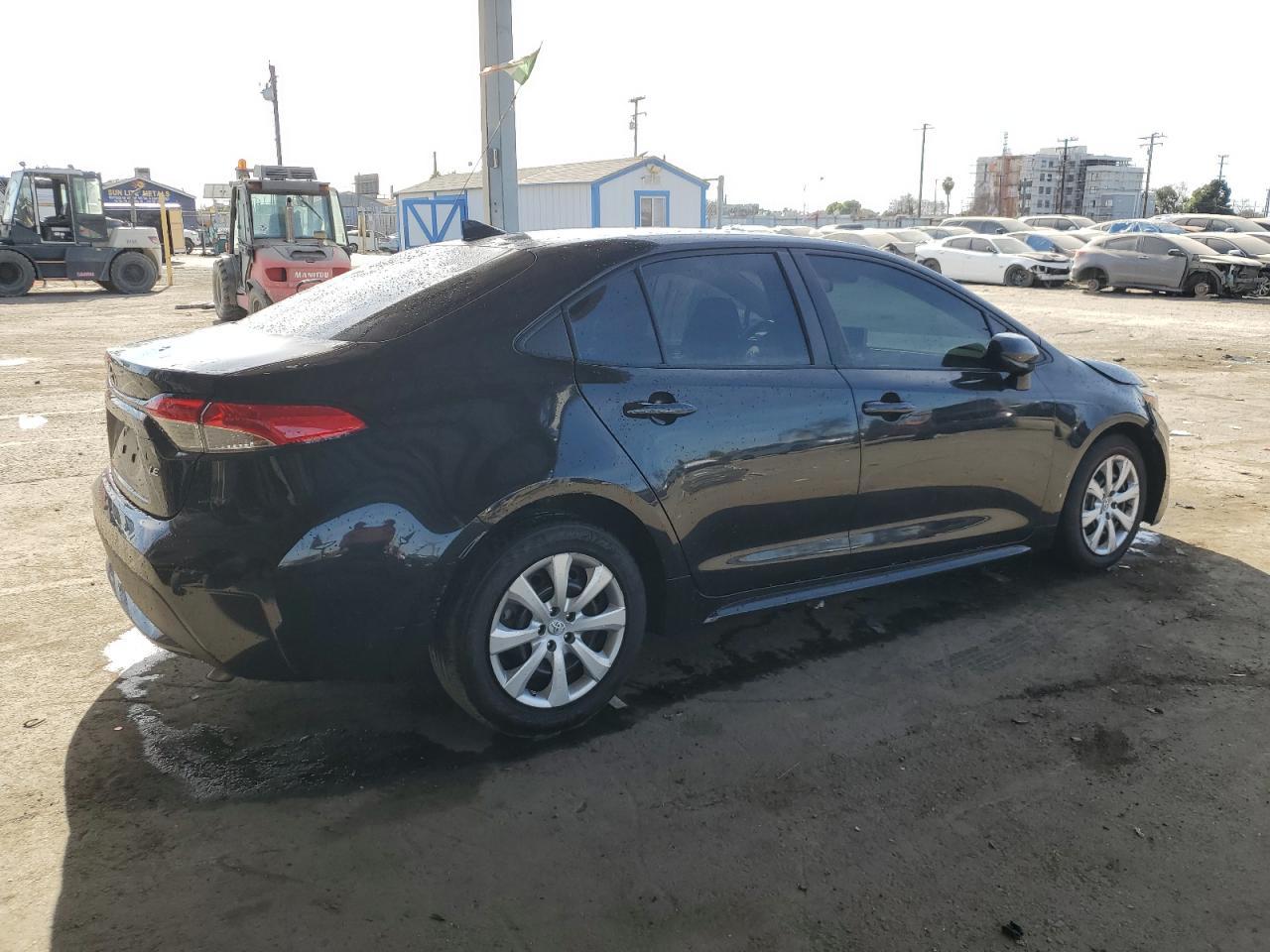 2021 TOYOTA COROLLA LE - Фото 3