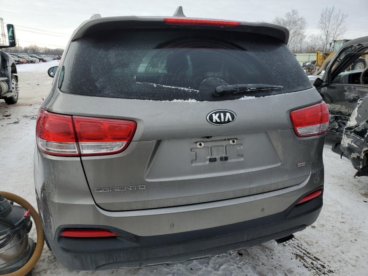2017 KIA SORENTO LX - Фото 6