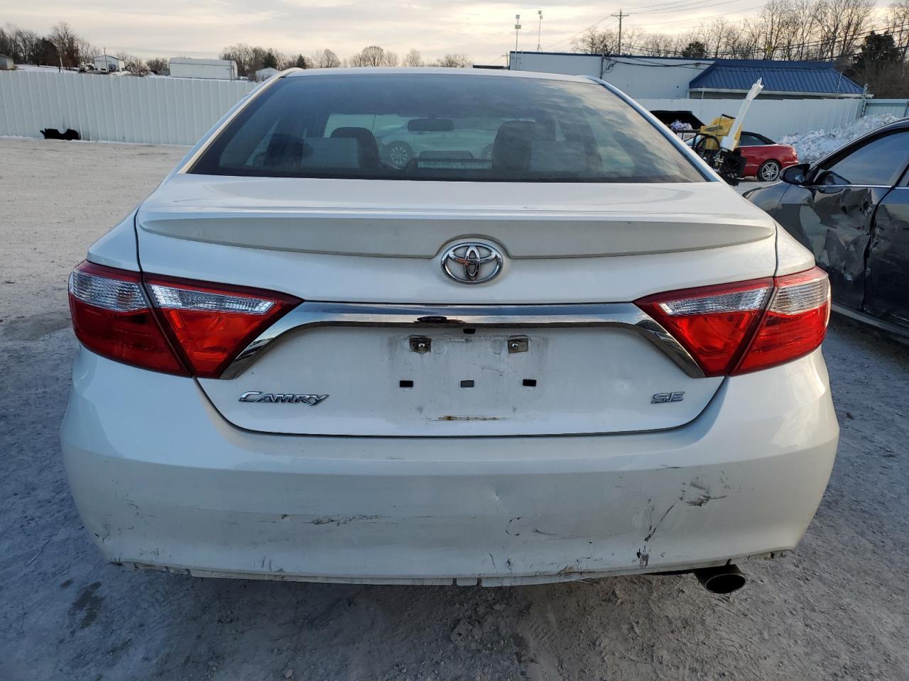 2015 TOYOTA CAMRY LE - Фото 6