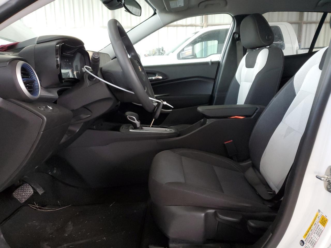 2024 CHEVROLET TRAX LS - Image 7