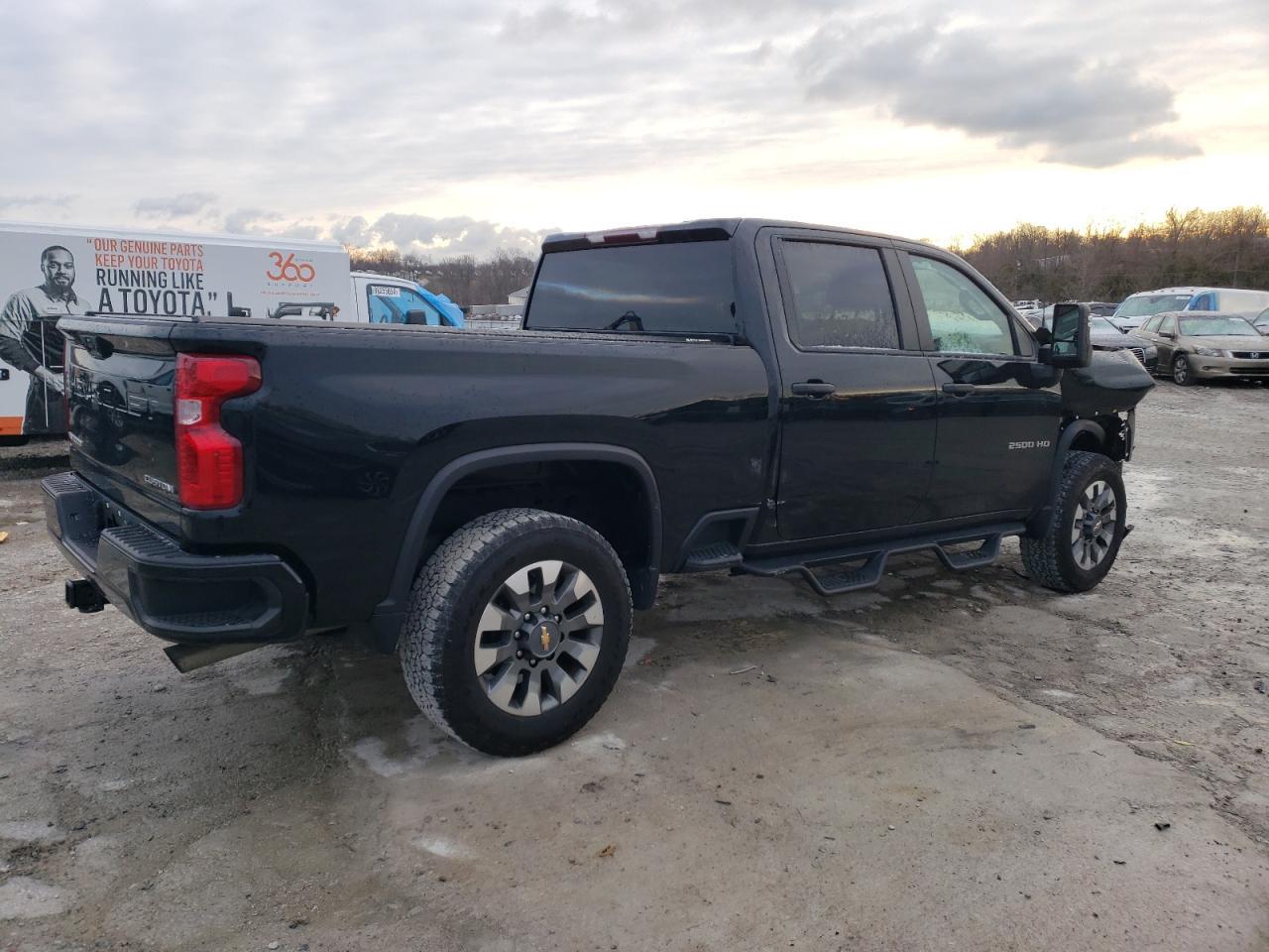 2024 CHEVROLET SILVERADO - Image 3