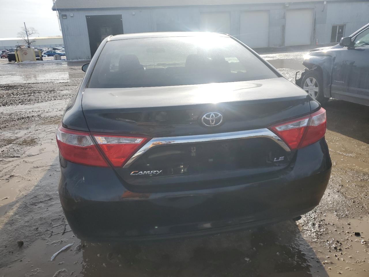 2017 TOYOTA CAMRY LE - Фото 6
