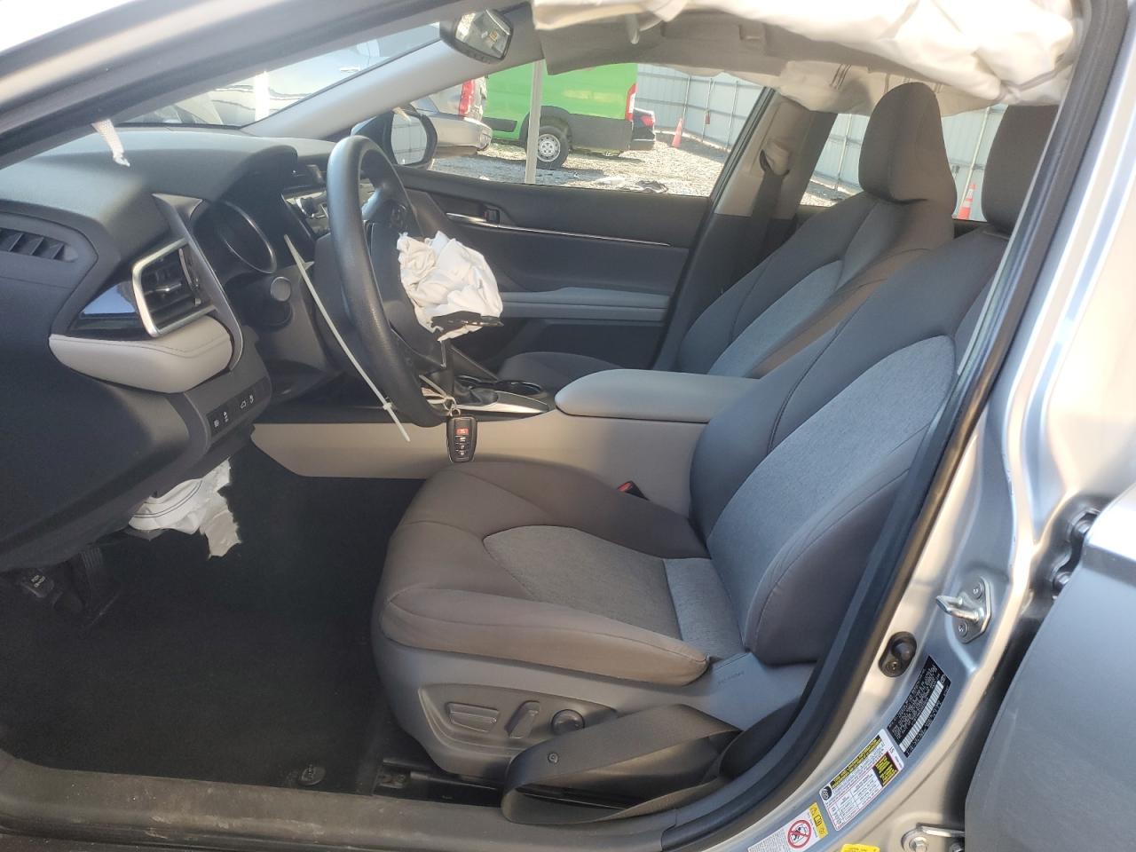2018 TOYOTA CAMRY L - Фото 7