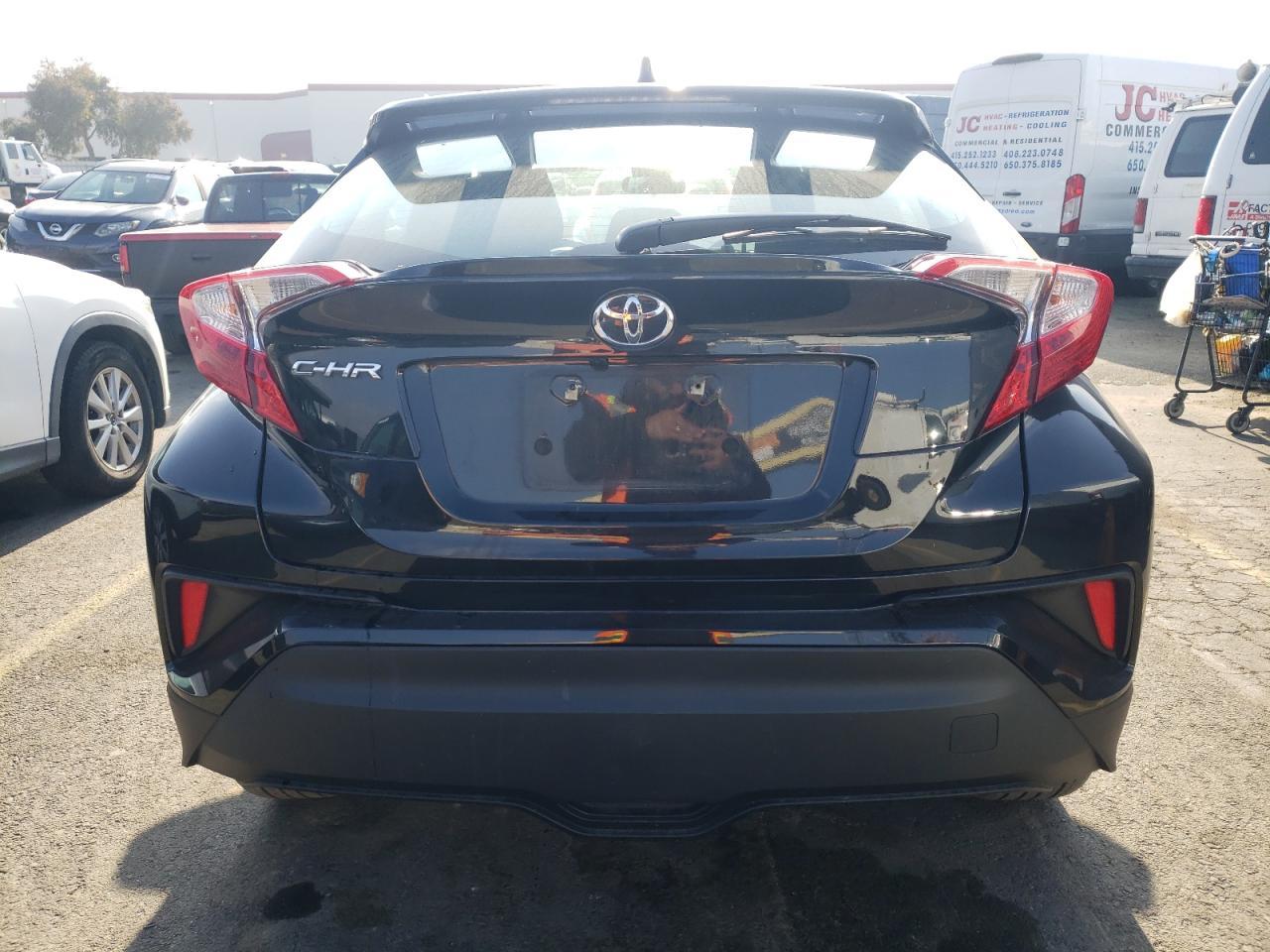 2021 TOYOTA C-HR XLE - Фото 6