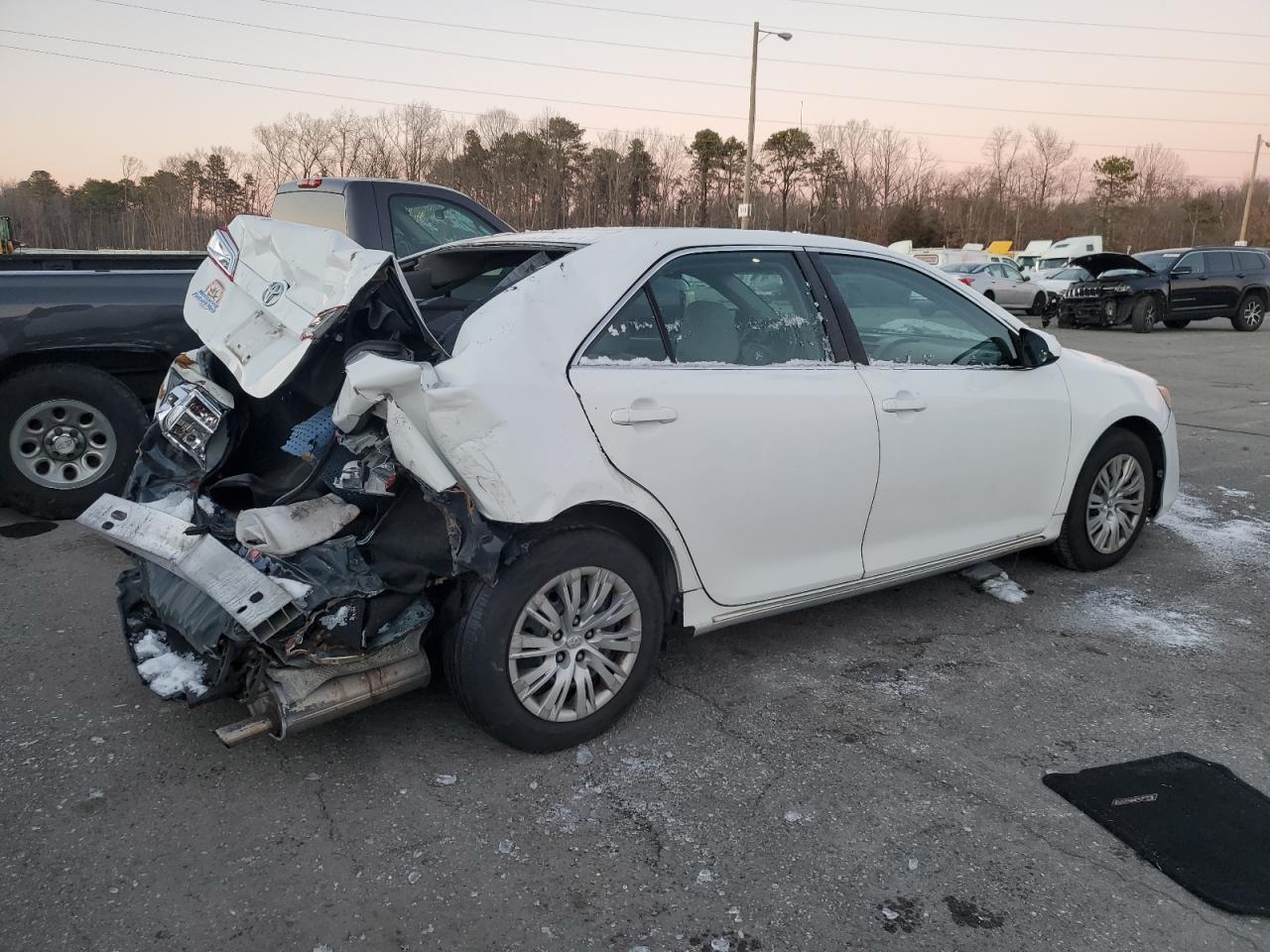 2013 TOYOTA CAMRY L - Image 3