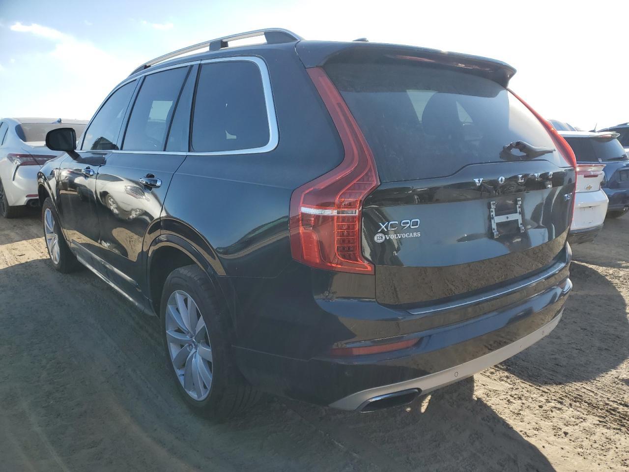 2016 VOLVO XC90 T6 - Фото 2
