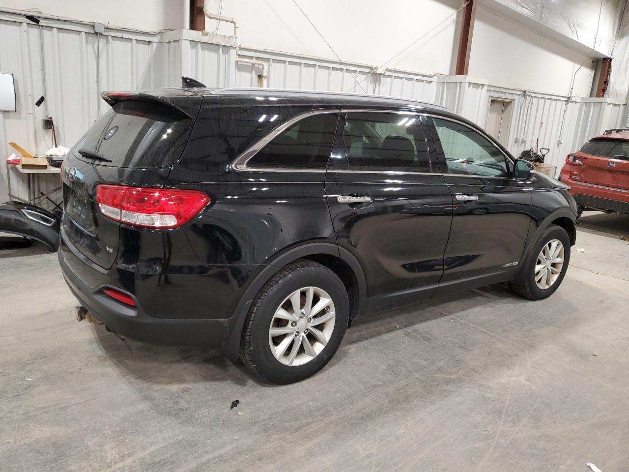 2017 KIA SORENTO LX - Фото 3