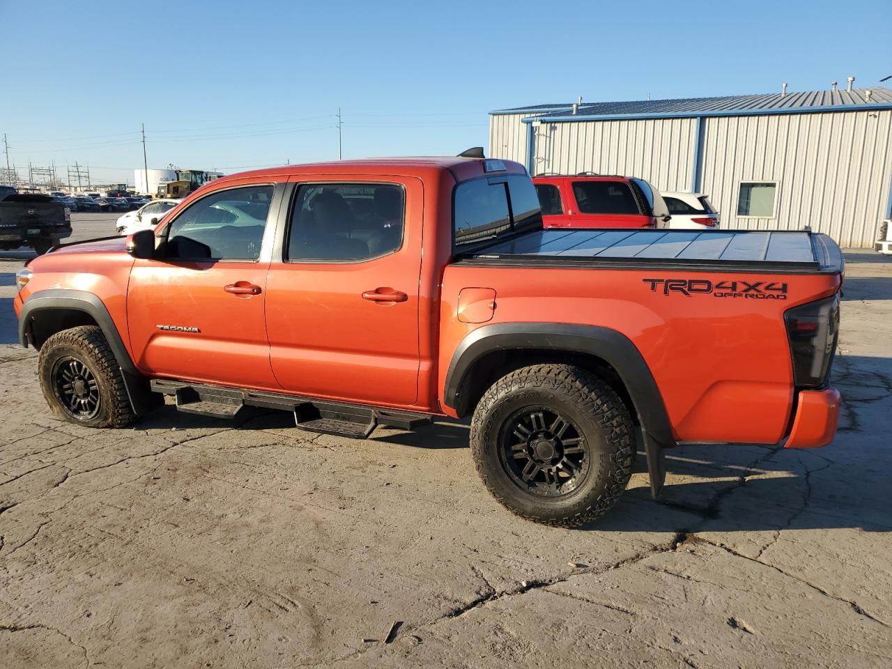 2018 TOYOTA TACOMA DOU - Фото 2