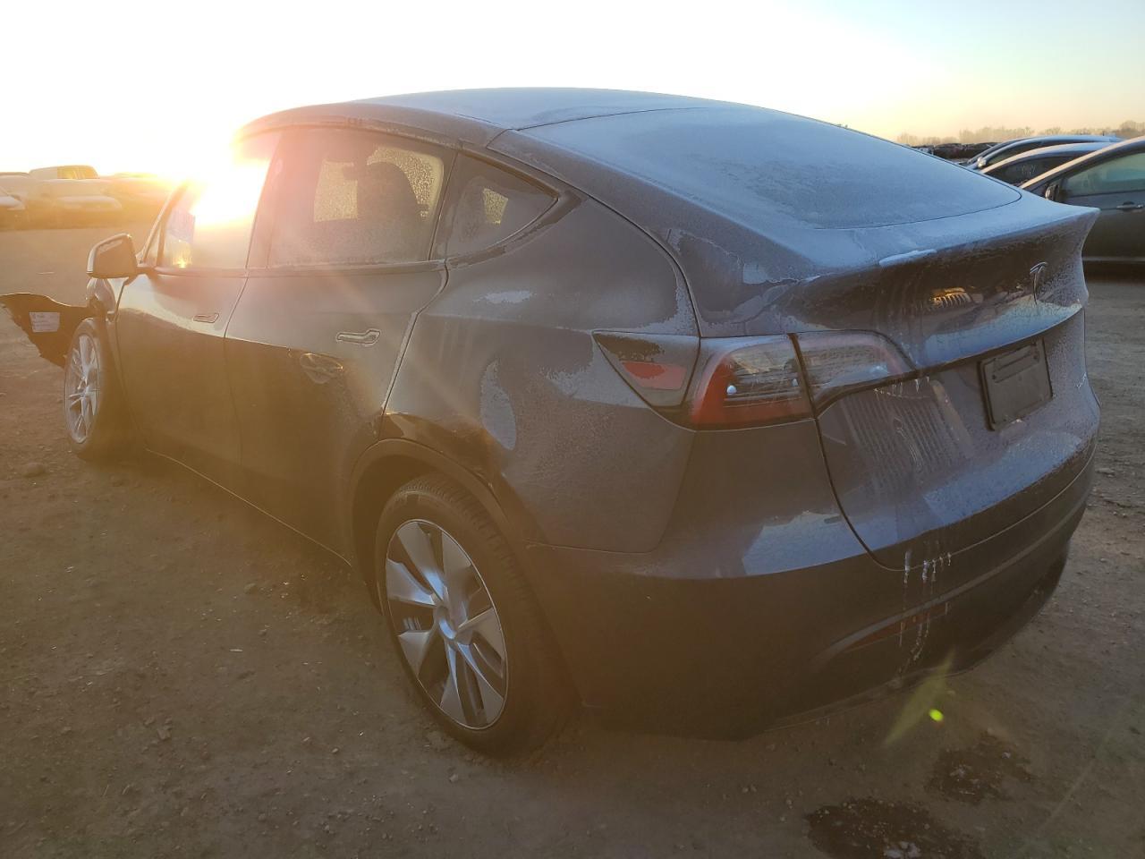 2023 TESLA MODEL Y - Фото 2