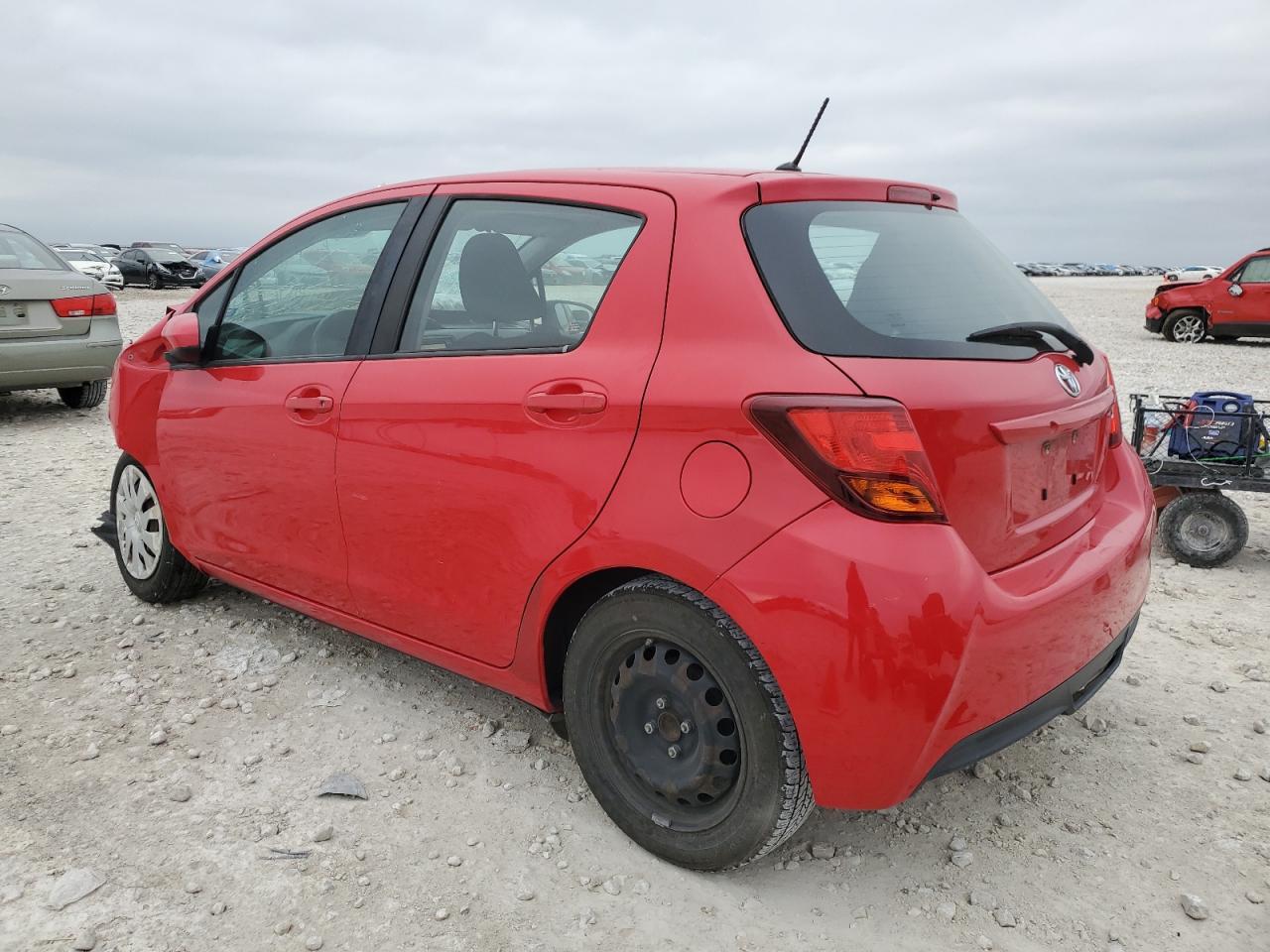 2015 TOYOTA YARIS - Фото 2