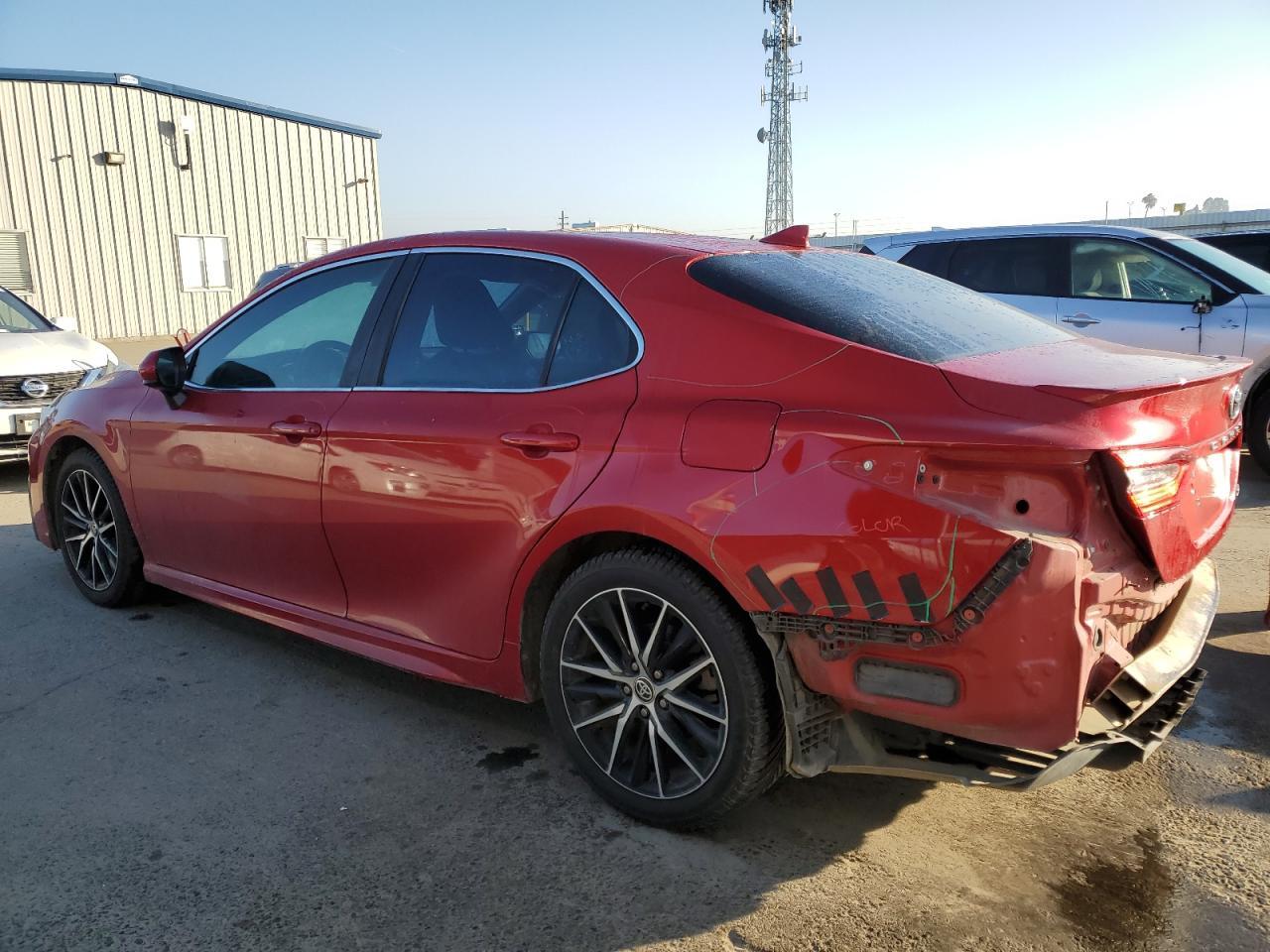 2021 TOYOTA CAMRY SE - Фото 2