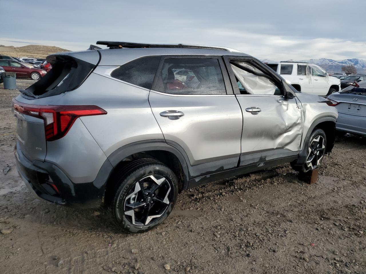 2024 KIA SELTOS EX - Image 3