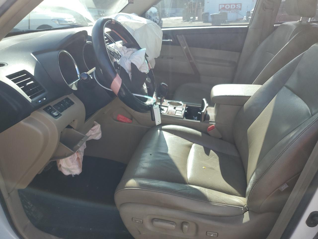 2011 TOYOTA HIGHLANDER - Image 7