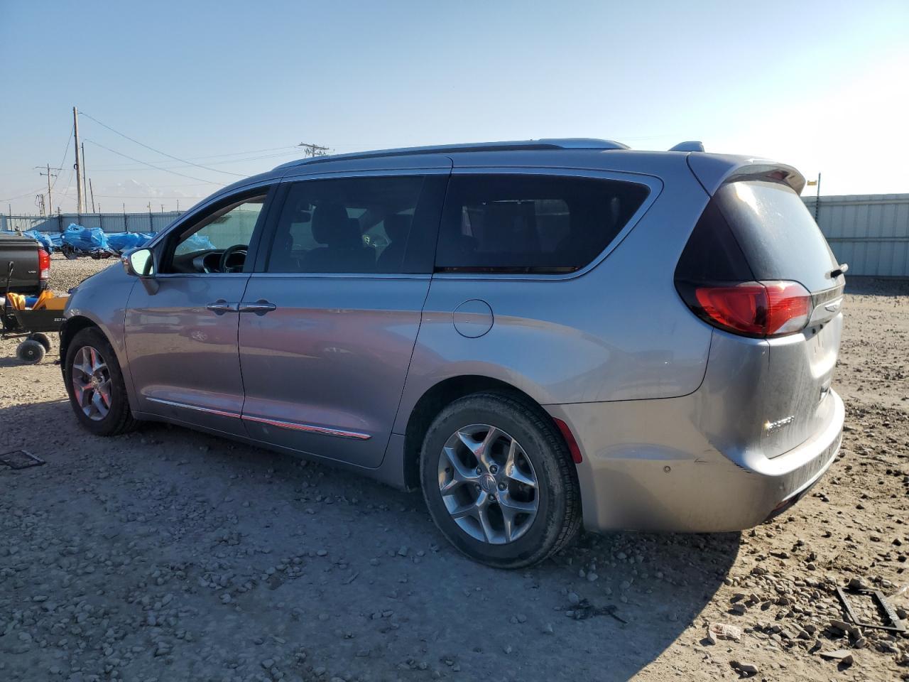 2017 CHRYSLER PACIFICA L - Image 2