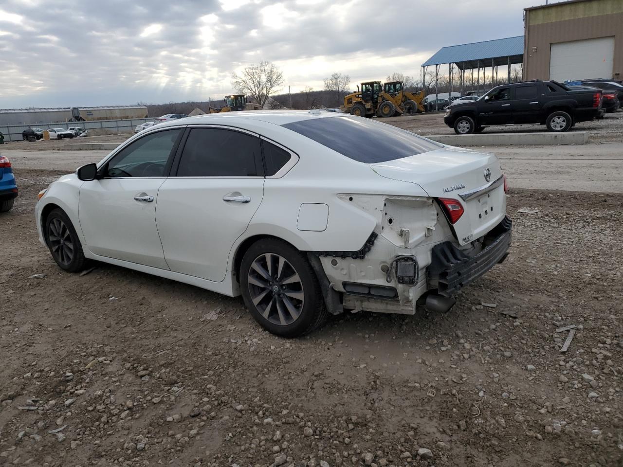 2017 NISSAN ALTIMA 2.5 - Фото 2