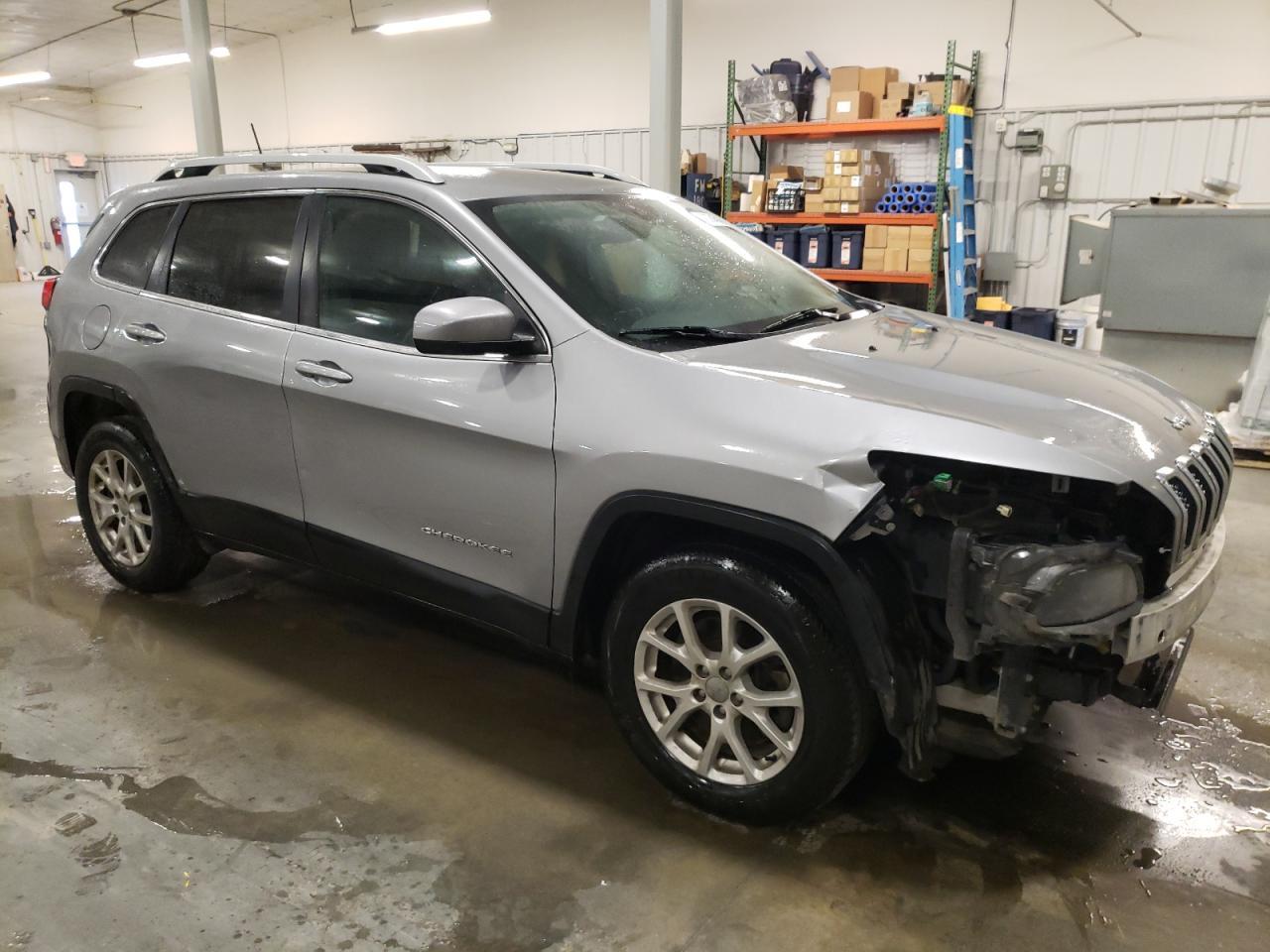 2017 JEEP CHEROKEE L - Image 4