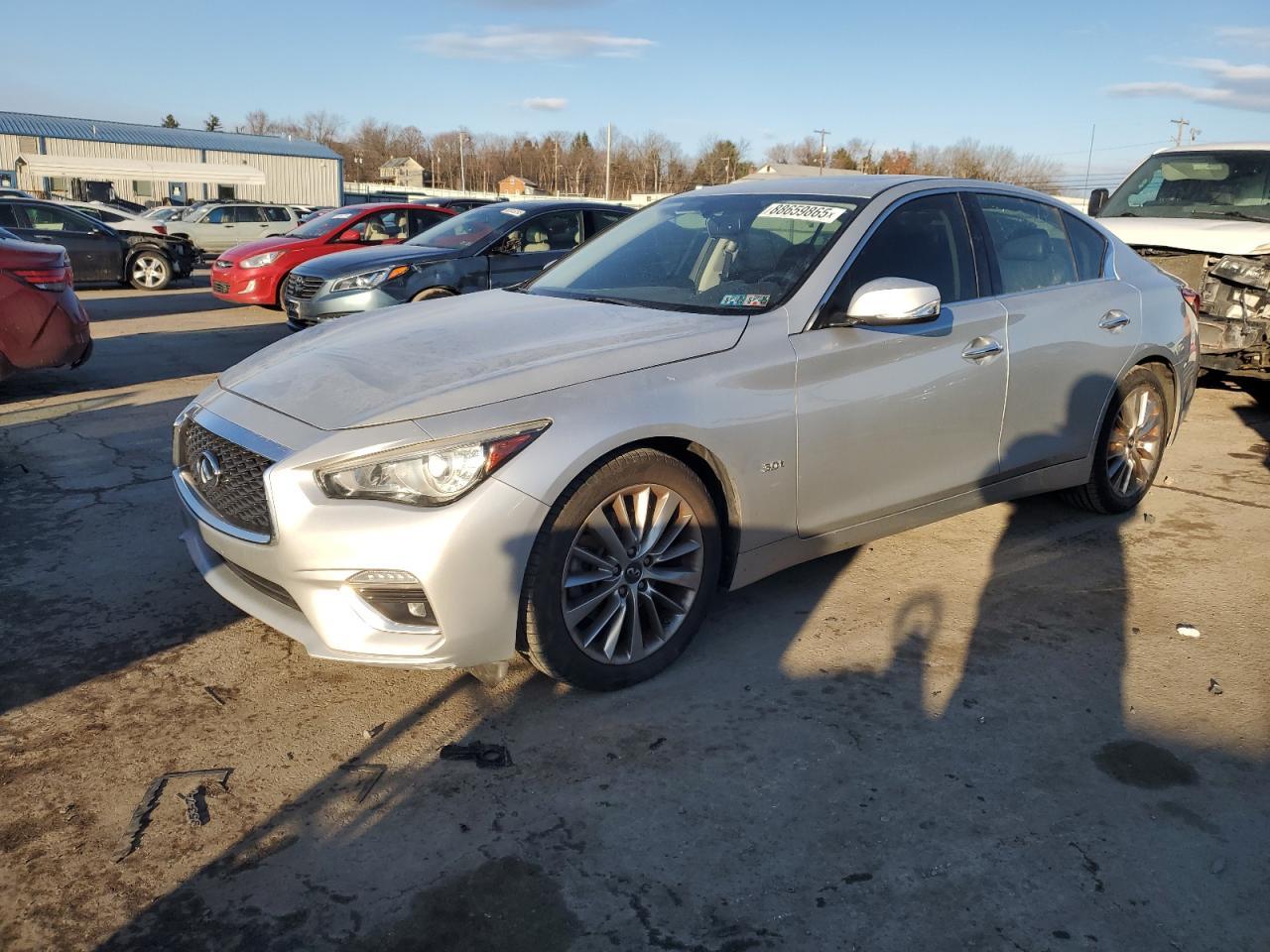 2018 INFINITI Q50 LUXE