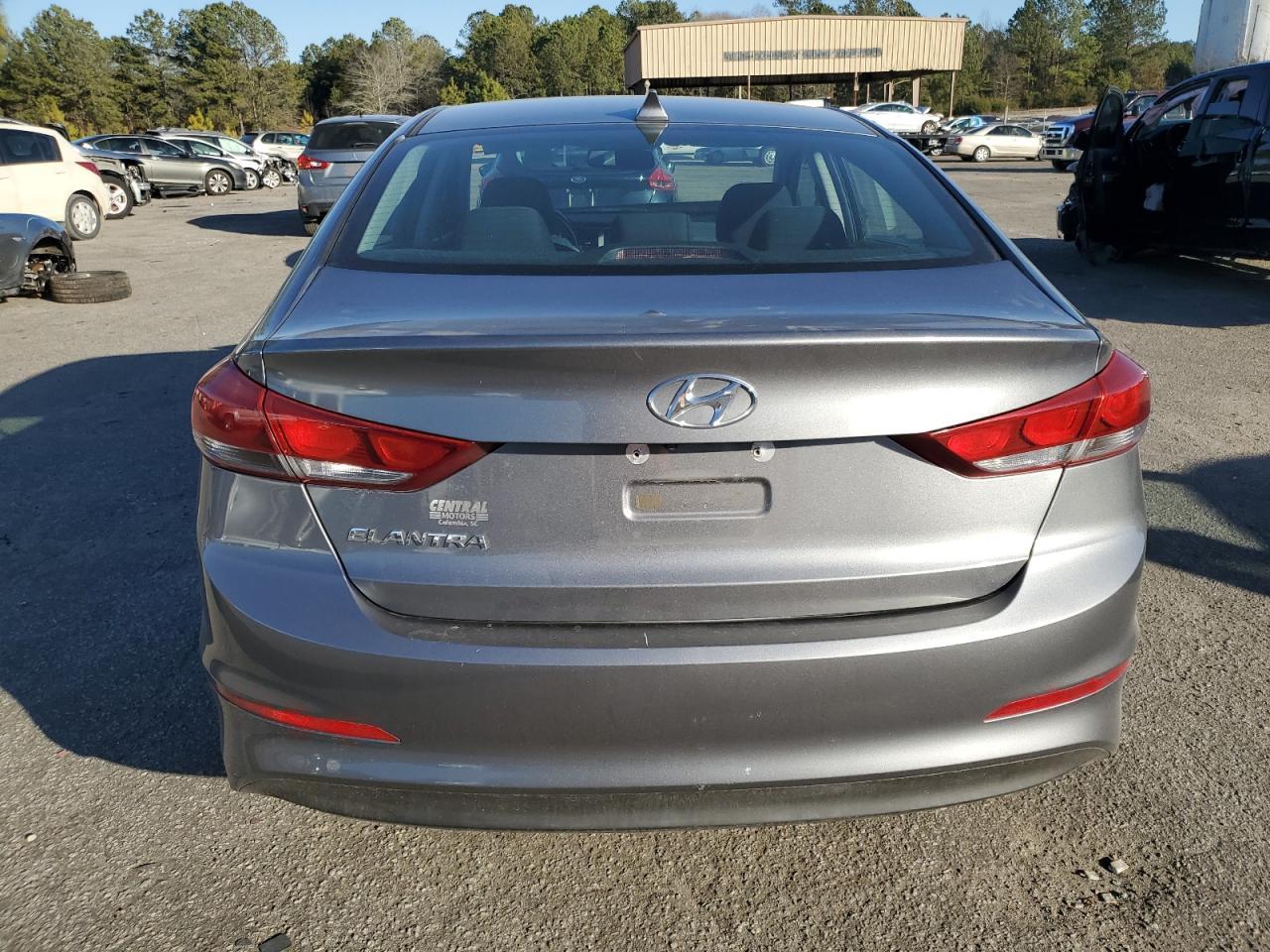 2018 HYUNDAI ELANTRA SE - Image 6