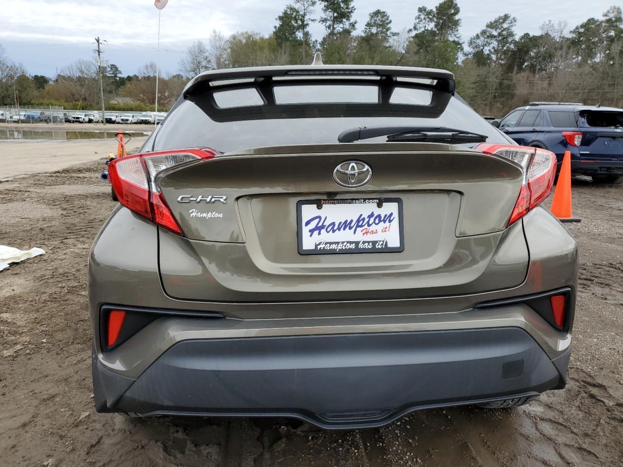 2021 TOYOTA C-HR XLE - Фото 6