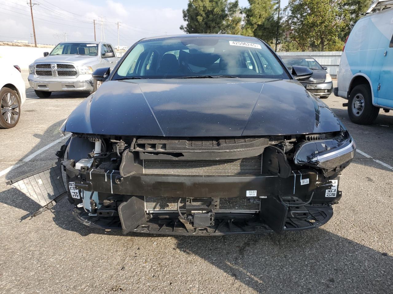 2024 HYUNDAI ELANTRA SE - Фото 5
