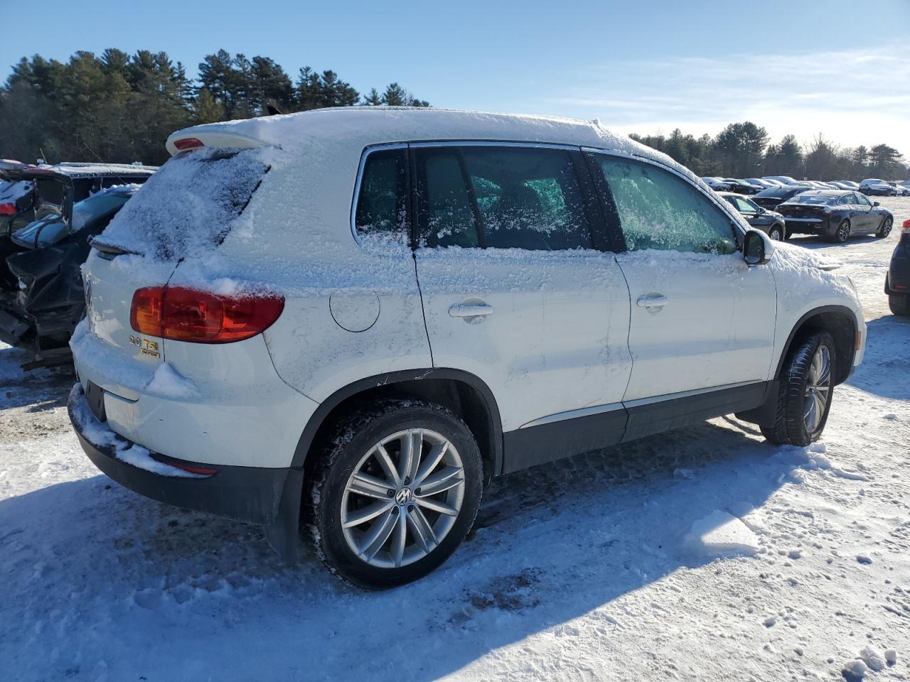 2015 VOLKSWAGEN TIGUAN S - Фото 3