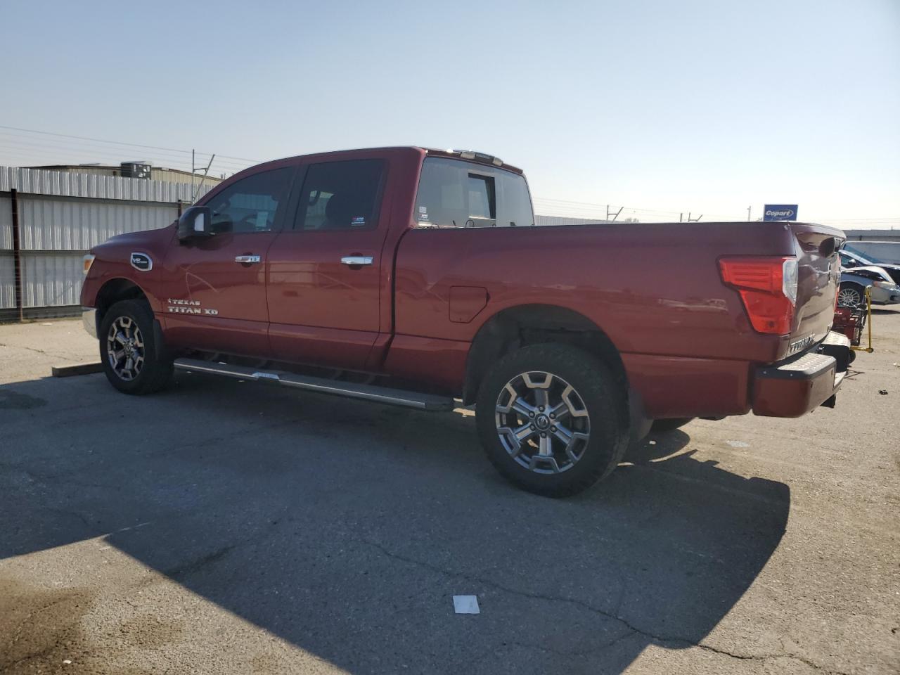 2017 NISSAN TITAN XD S - Фото 2