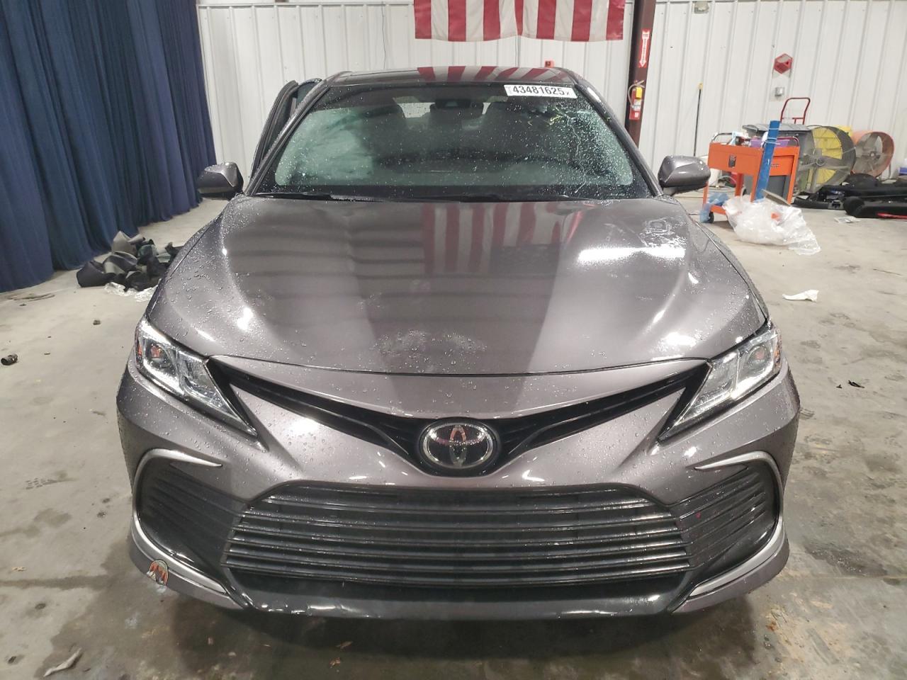 2023 TOYOTA CAMRY LE - Фото 5