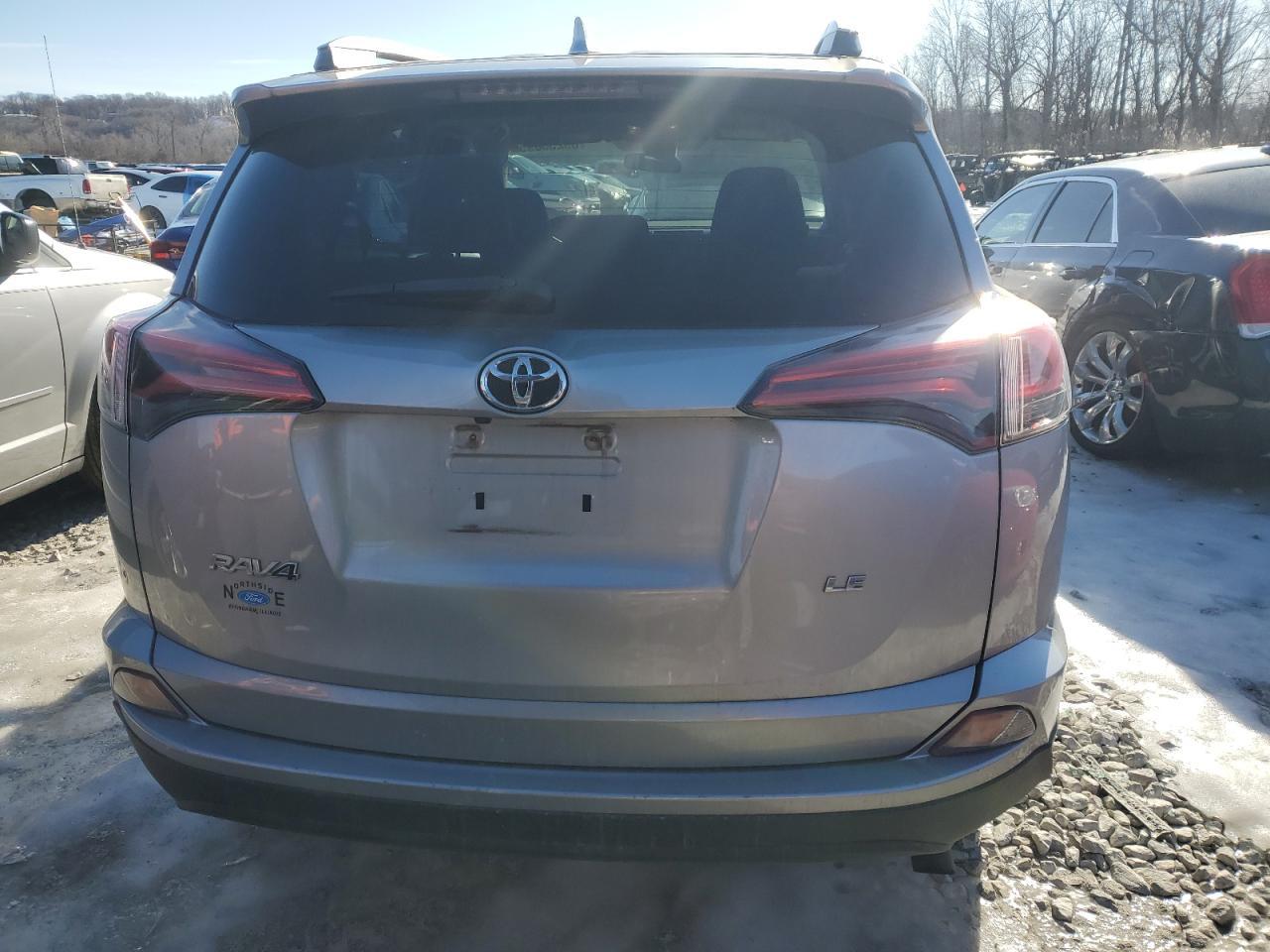 2017 TOYOTA RAV4 LE - Image 6