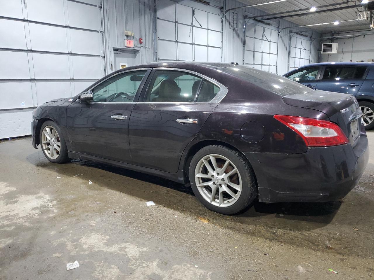 2011 NISSAN MAXIMA S - Image 2