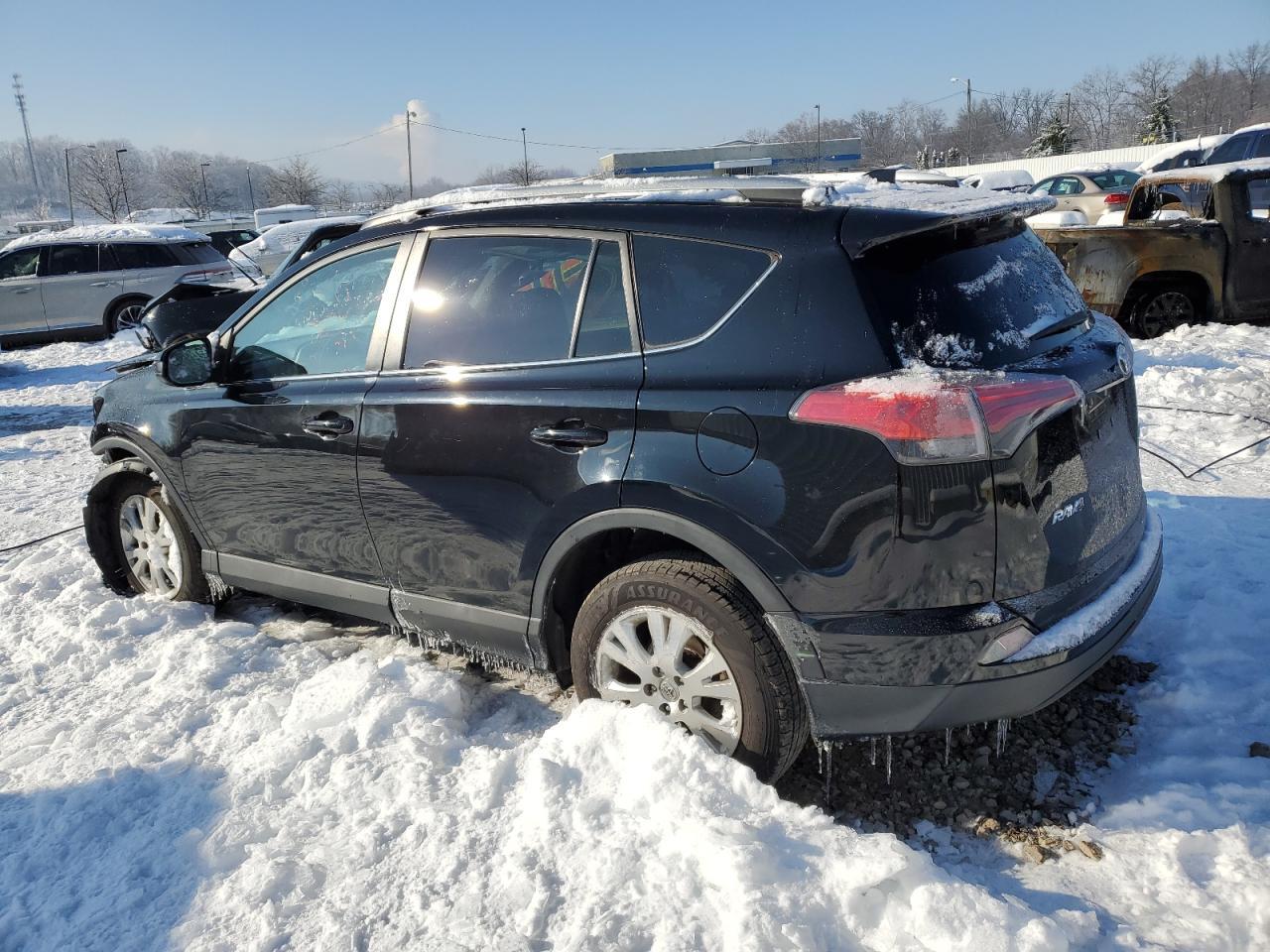 2016 TOYOTA RAV4 LE - Фото 2