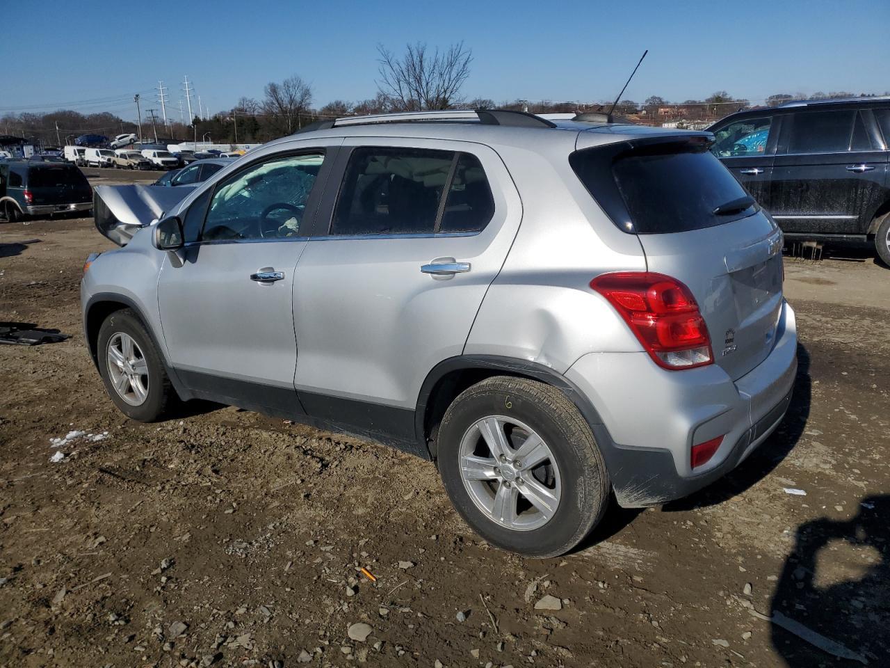 2019 CHEVROLET TRAX 1LT - Image 2