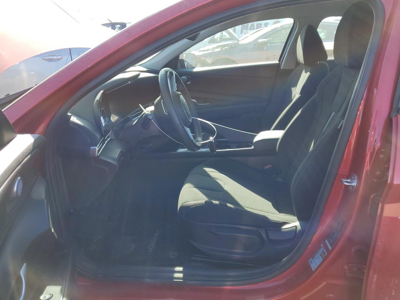 2023 HYUNDAI ELANTRA SE - Фото 7