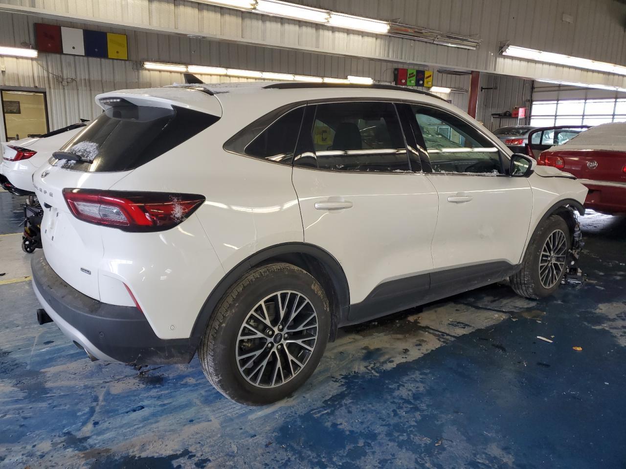 2023 FORD ESCAPE - Image 3