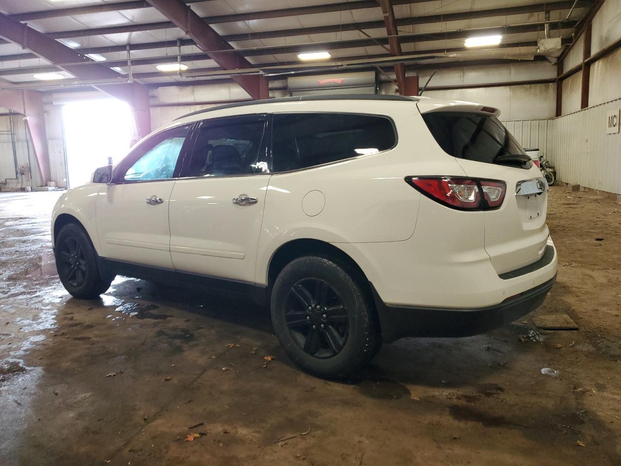 2014 CHEVROLET TRAVERSE L - Image 2
