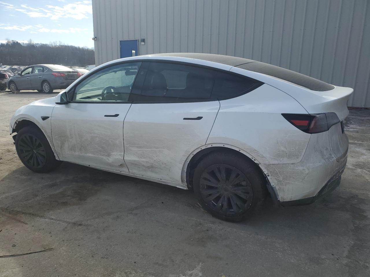2024 TESLA MODEL Y - Image 2