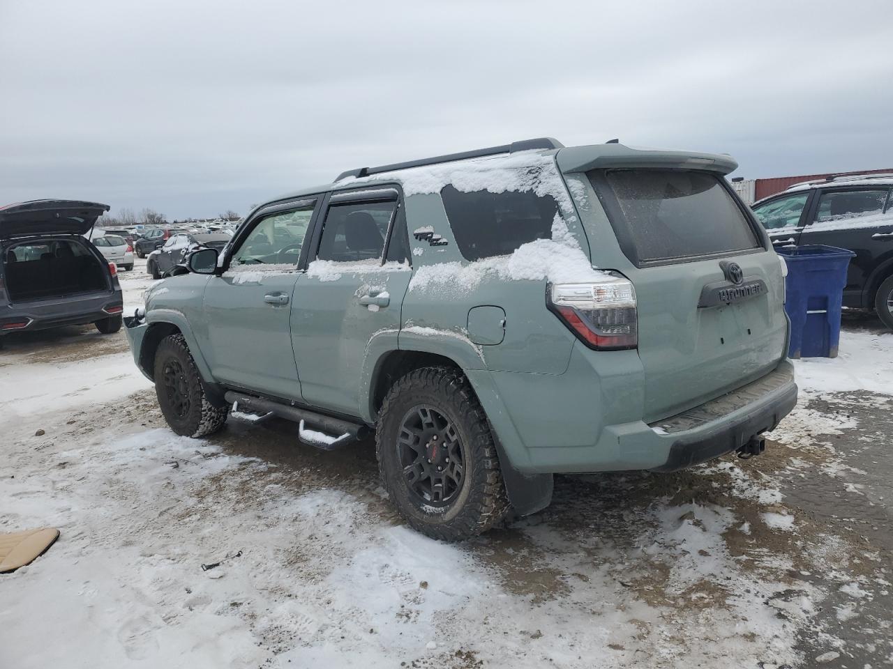 2022 TOYOTA 4RUNNER SR - Фото 2