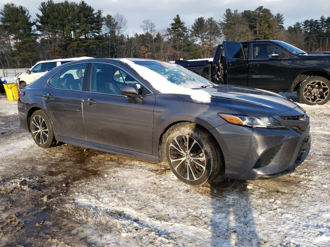 2018 TOYOTA CAMRY L - Фото 4