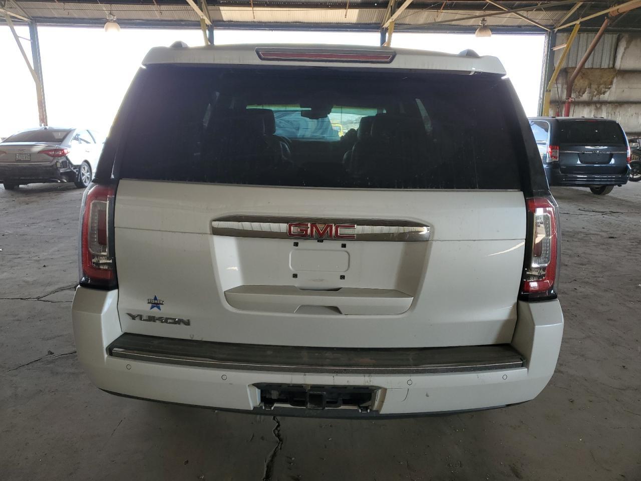 2017 GMC YUKON DENA - Фото 6