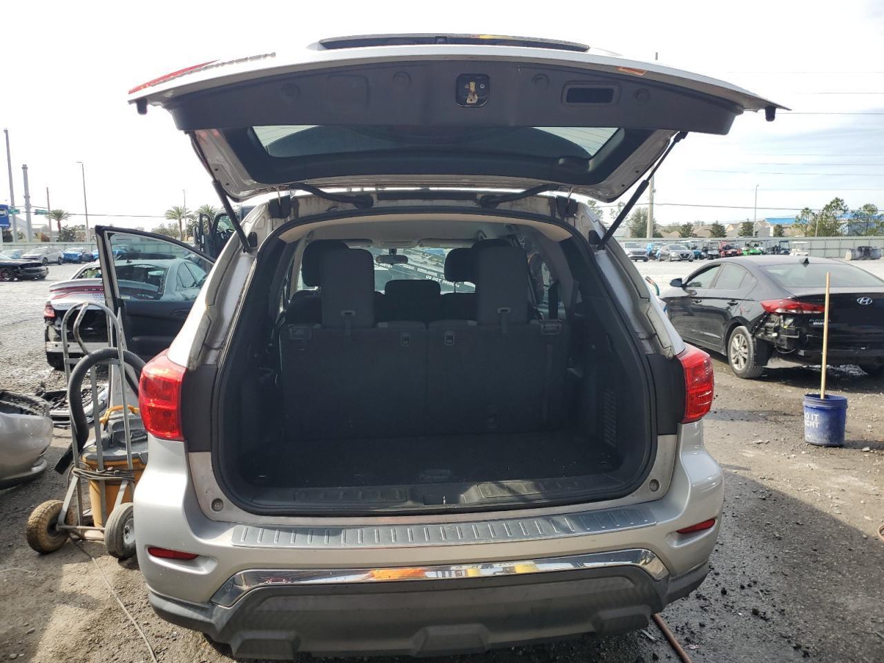 2017 NISSAN PATHFINDER - Фото 6