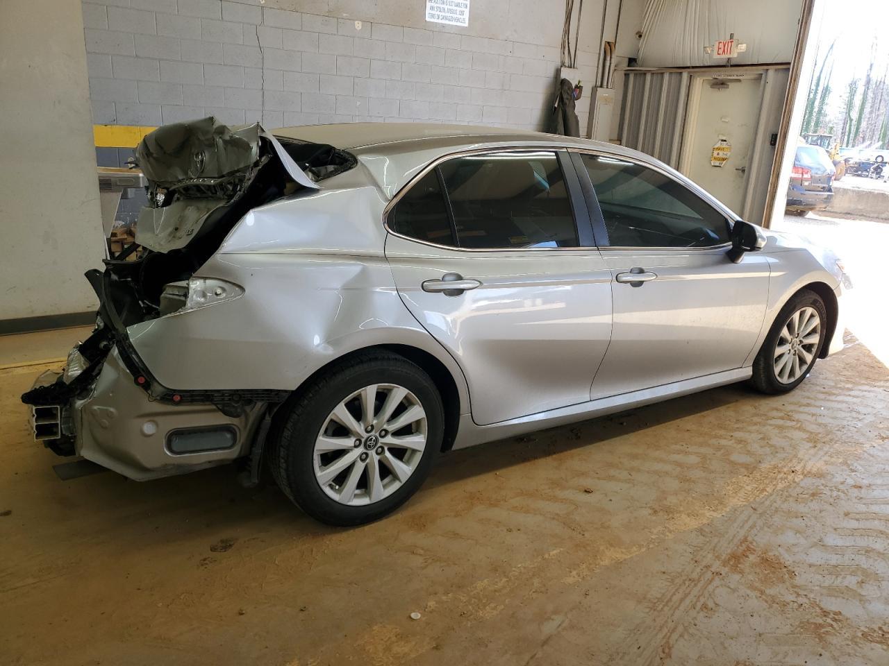 2018 TOYOTA CAMRY L - Фото 3