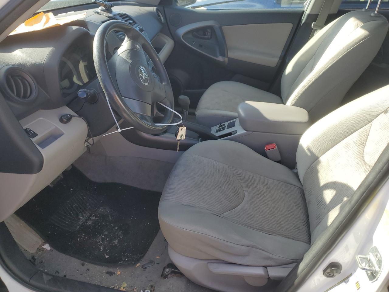 2011 TOYOTA RAV4 - Image 7