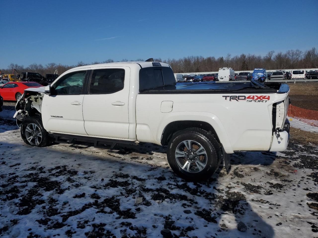 2017 TOYOTA TACOMA DOU - Фото 2