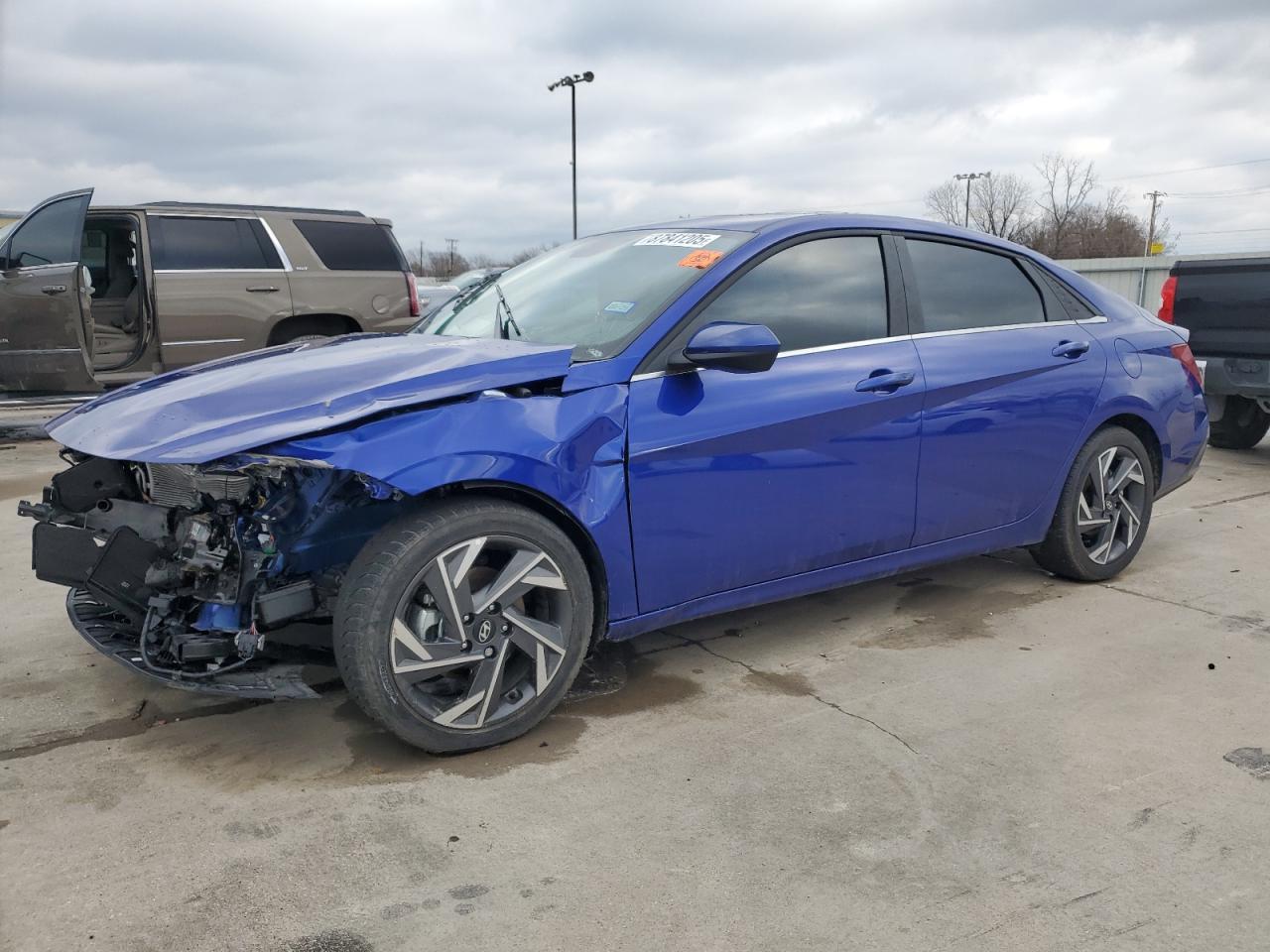 2024 HYUNDAI ELANTRA SE