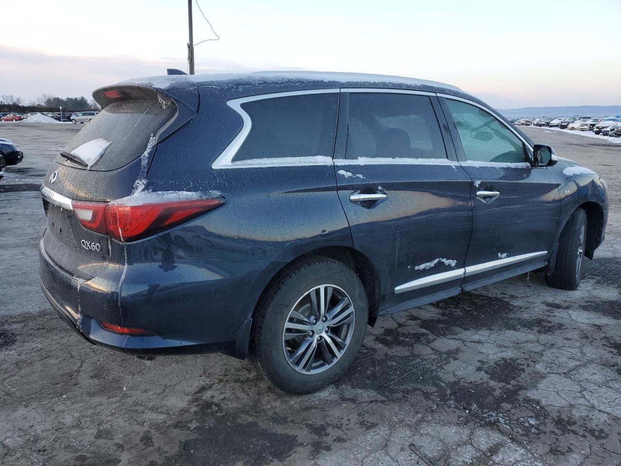 2019 INFINITI QX60 LUXE - Image 3