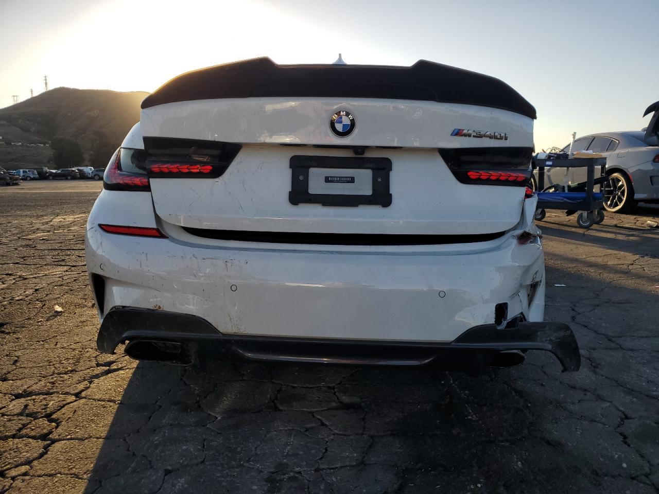 2021 BMW M340I - Фото 6