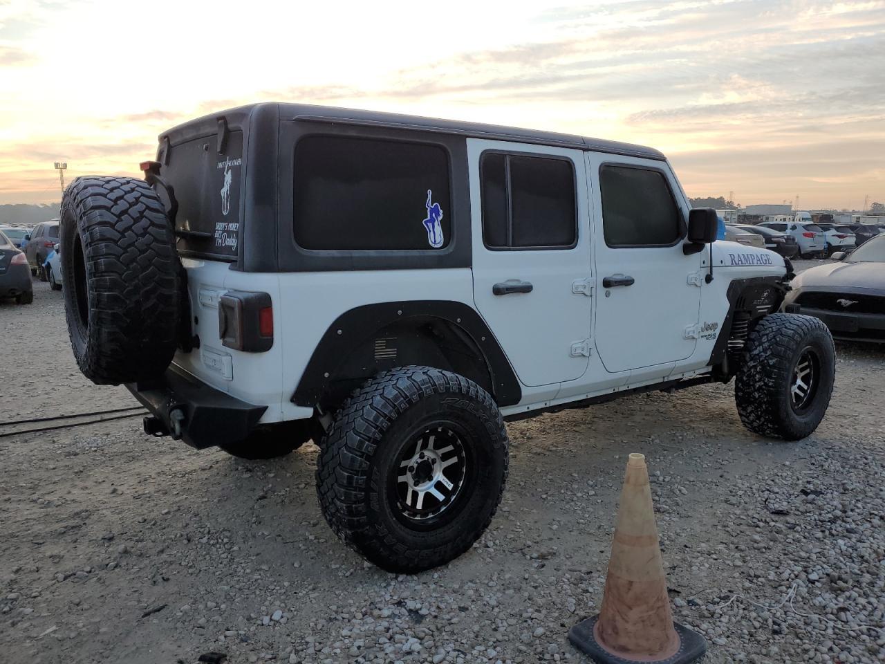 2019 JEEP WRANGLER U - Image 3