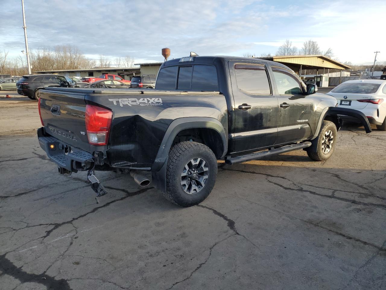 2016 TOYOTA TACOMA DOU - Фото 3