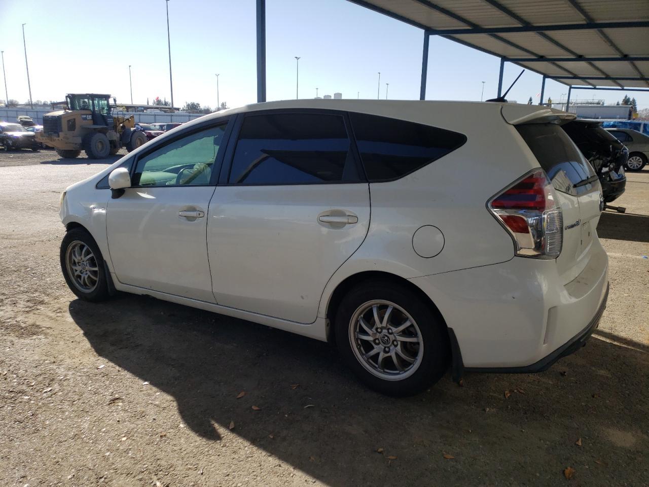 2017 TOYOTA PRIUS V - Image 2